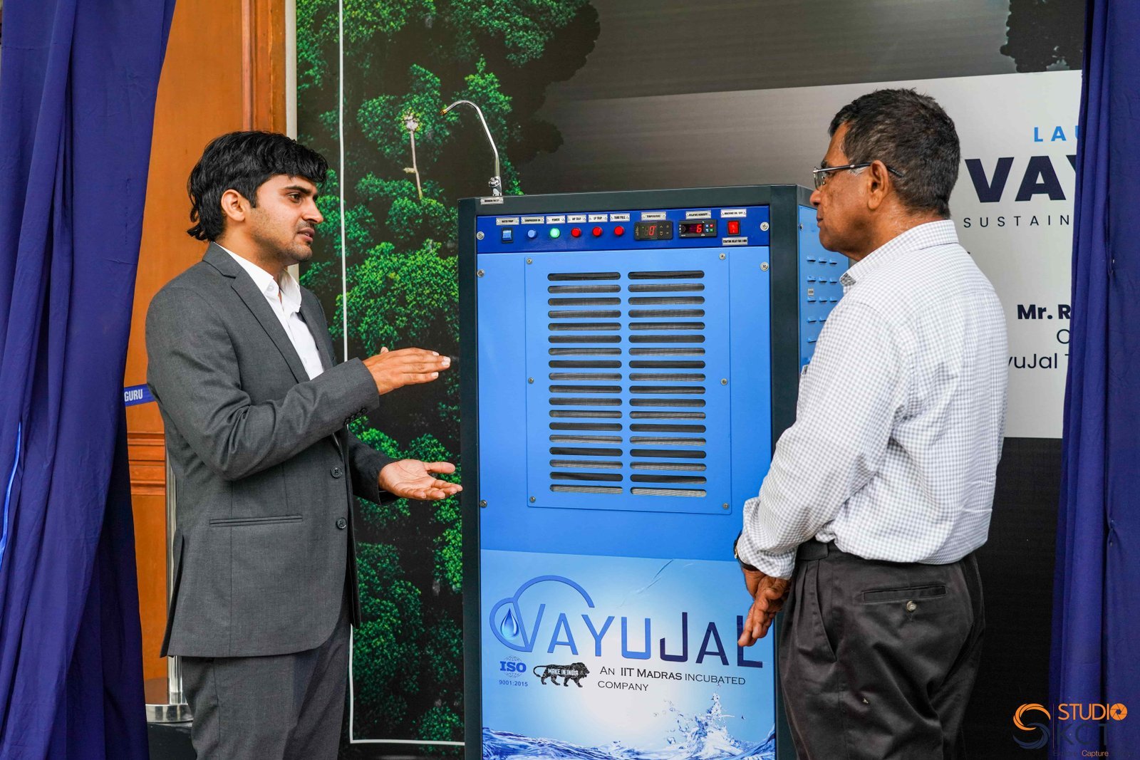 INNOVATIVE WATER-FROM-AIR POINT